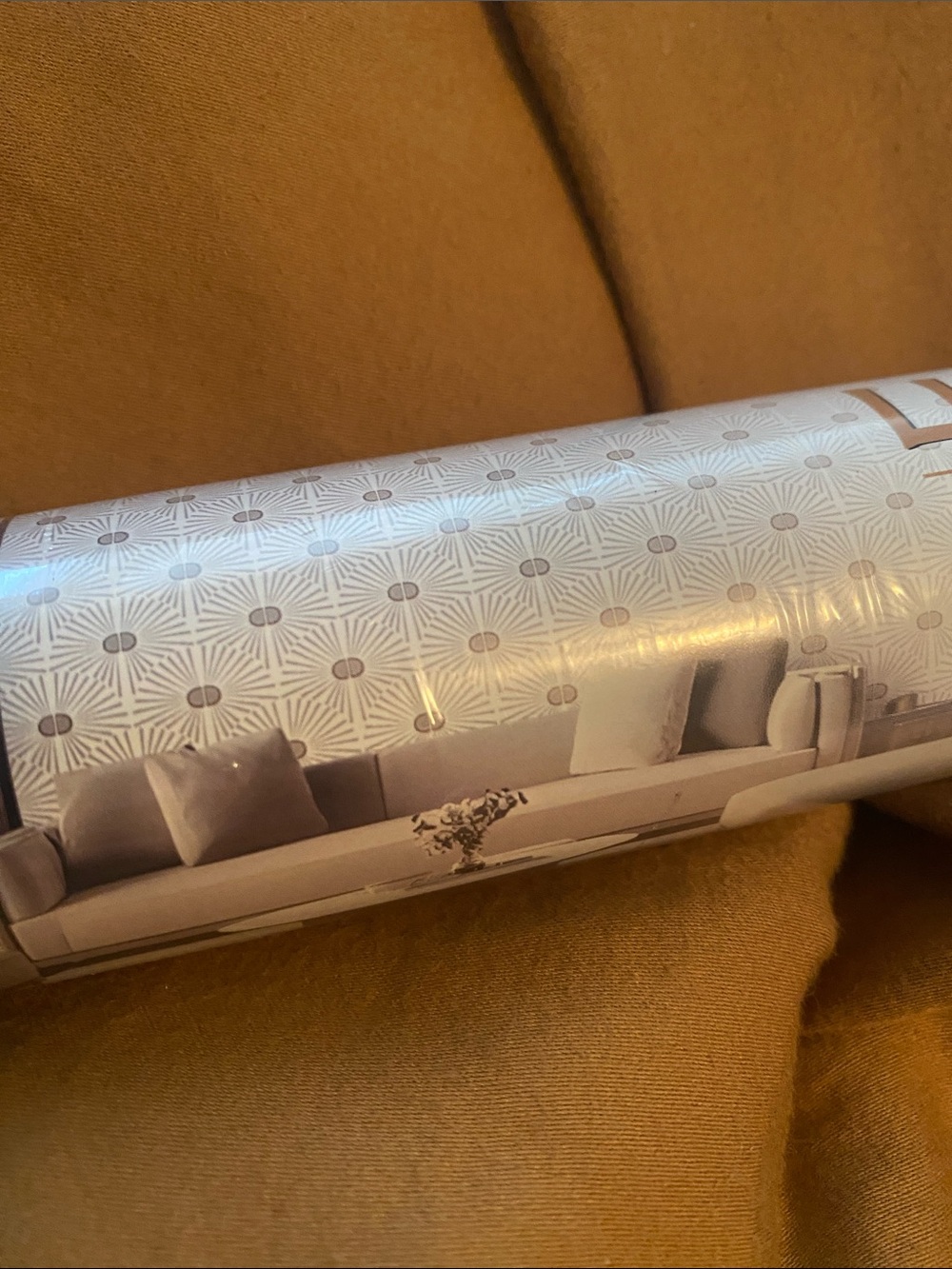 Peel and Stick Wallpaper Roll - Modern Geometric Pattern NIP